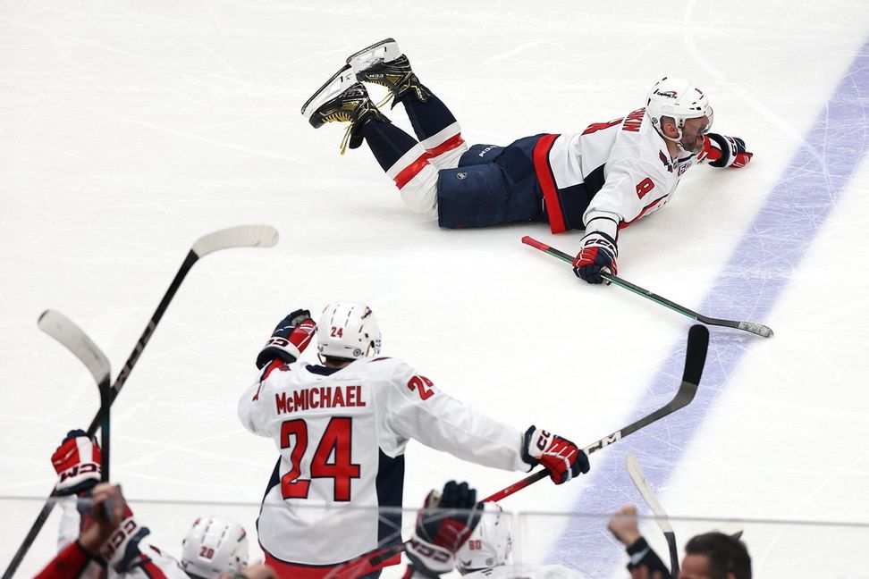 Alexander Ovetjkin skrev historia med sitt 895:e NHL-mål. Sarah Stier/AFP//TT