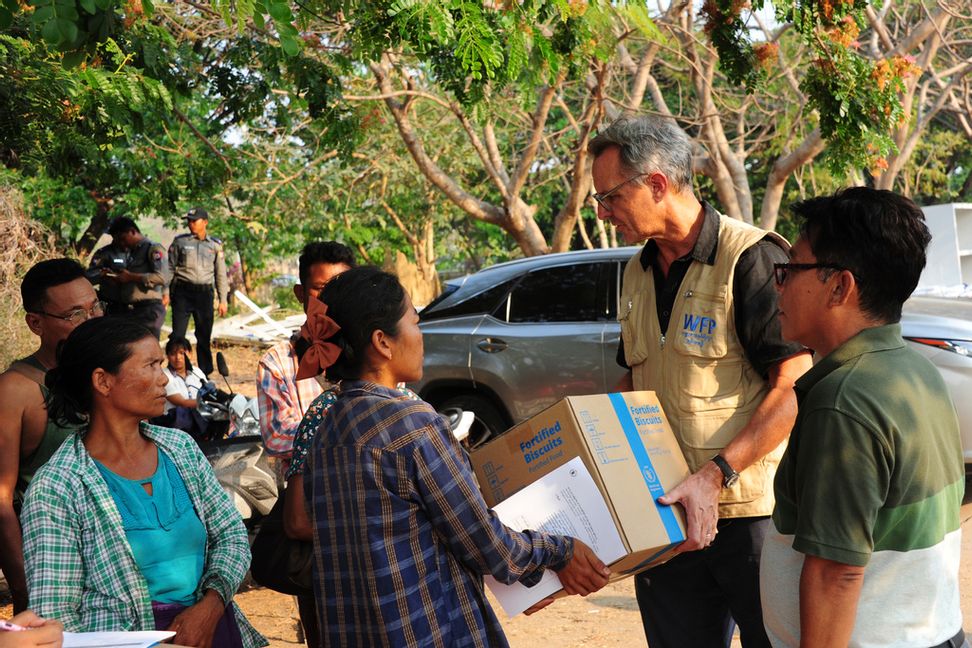 WFP på plats i jordbävningsdrabbade Myanmar i slutet av mars. Foto: Diego Fernandez/AP/TT