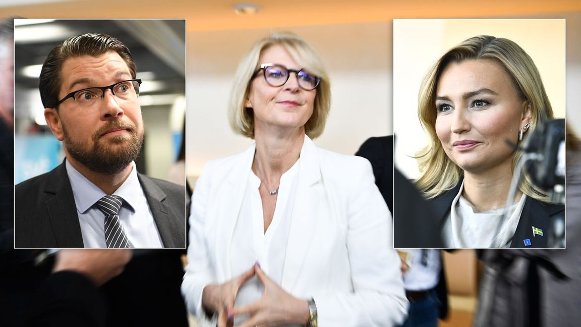 Elisabeth Svantesson, ekonomisk-politisk talesperson för Moderaterna, var nöjd med att presentera en gemensam budget med KD och SD. Jimmie Åkesson, partiledare för SD till vänster, och Ebba Busch, partiledare för KD till höger. Foto: Fredrik Sandberg/Claudio Bresciani/TT