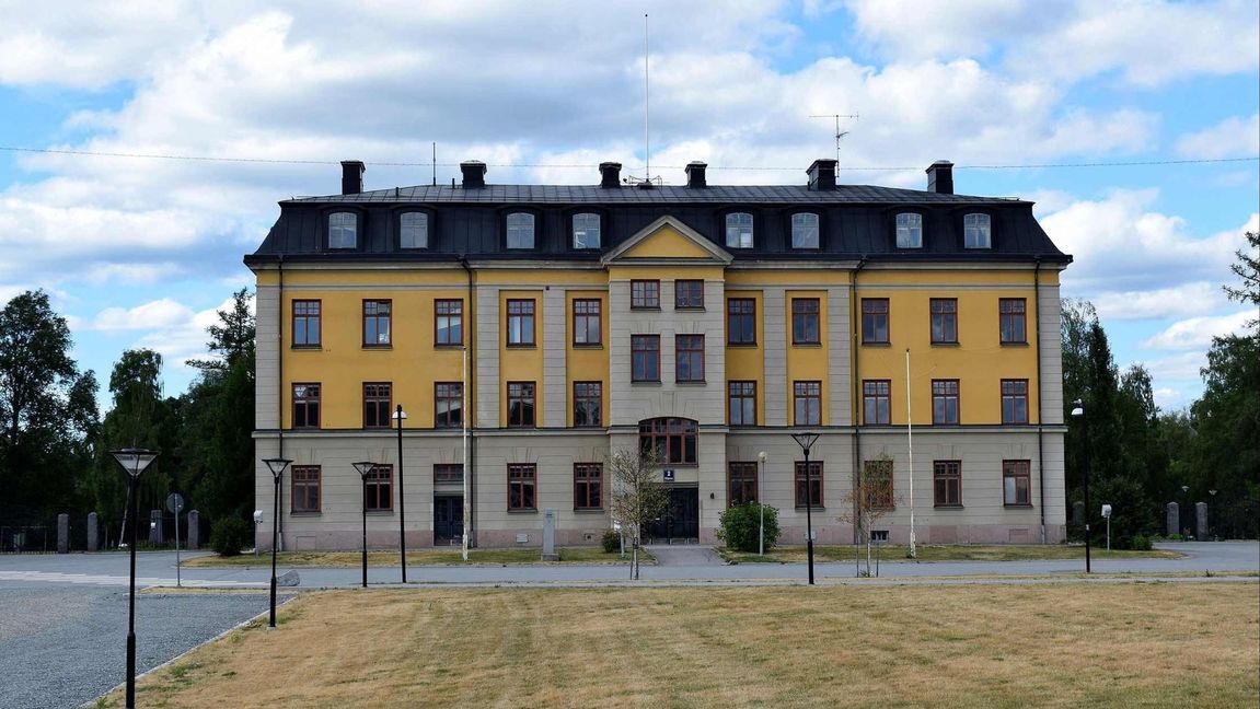 Efter mer än 20 års uppehåll kommer I21 regemente i Sollfteå att återöppna under årets lopp. Här en av dess garnisonbyggnader. Foto: Joshua