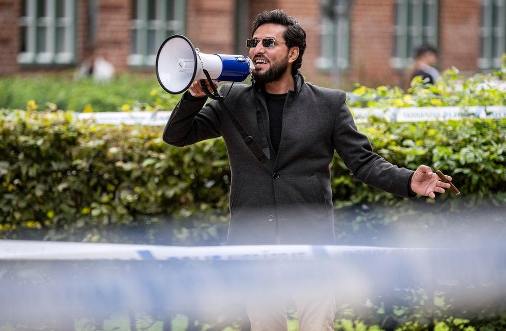 Salwan Momika under en koranbränning i Malmö 2023. Arkivbild. Johan Nilsson/TT