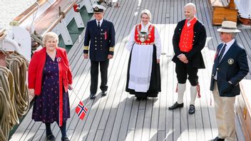 Statsminister Erna Solberg ombord på Statsraad Lehmkuhl. Foto: Marit Hommedal/NTB/TT