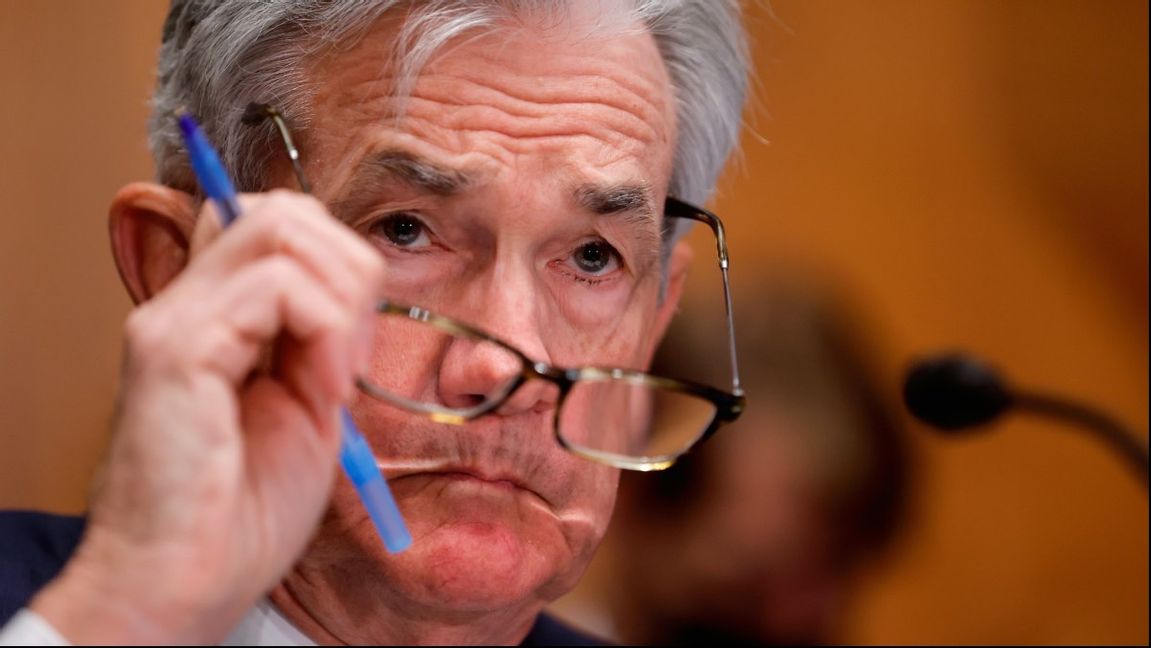 Det höga inflationstrycket gör att Fedchefen Jerome Powell pressas att strama åt med räntehöjningar trots hotet om en ny global recession i kölvattnet på Rysslands attack mot Ukraina. Arkivbild. Foto: Jonathan Ernst AP/TT