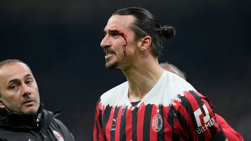 Zlatan Ibrahimovics skadefrånvaro fortsätter. Nu missar han även cupderbyt. Foto: Antonio Calanni/AP/TT