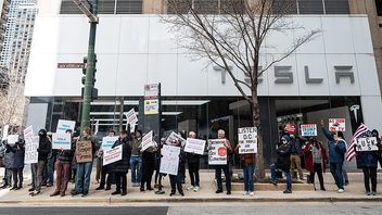 Genrebild. Protester utanför ett Tesla-center. Foto: Paul Goyette  Creative Commons Attribution 2.0