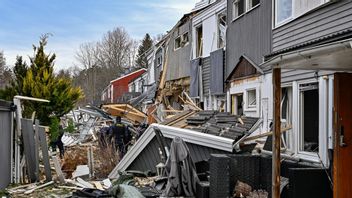 Omfattade skador på radhusbyggnaden i Hässelby efter explosionen. Foto: Jonas Ekströmer/TT