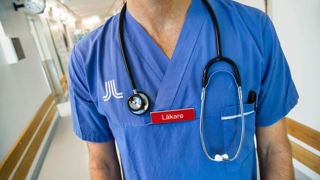 Claudio Bresciani/TT
85 procent av läkarna som är medlemmar i Sveriges läkarförbund känner mer stress kopplat till jobbet sedan pandemin bröt ut, enligt en undersökning från förbundet. Arkivbild.