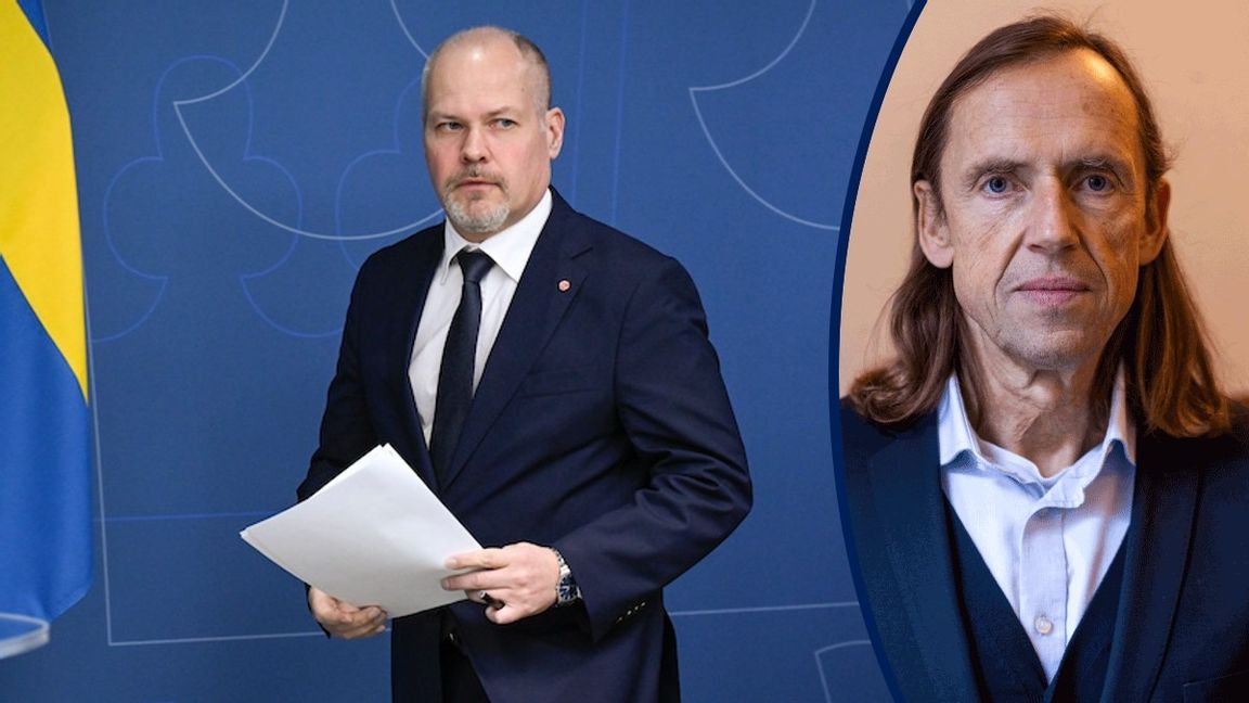 Dags för justitieminister Morgan Johansson (S) att ta sina papper och gå. Det är inte en dag för tidigt. Foto: Jessica Gow/TT