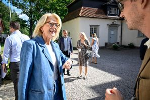 Finansminister Elisabeth Svantesson (M) presenterar utrymmet i höstbudgeten vid Harpsund. Foto: TT