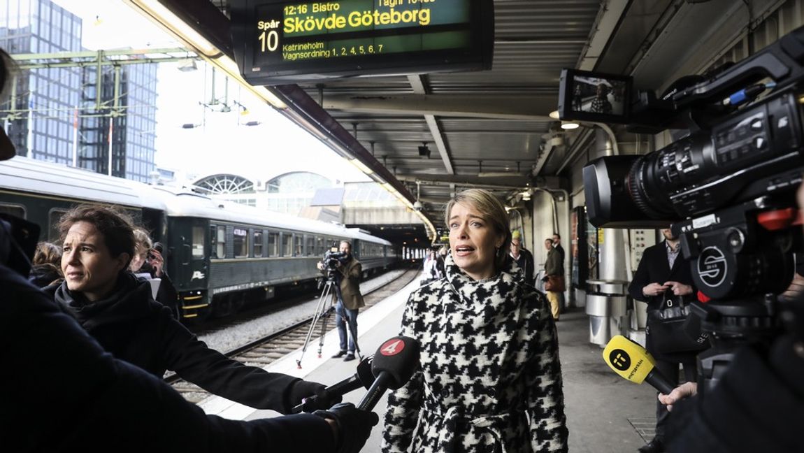 Strandhäll har kommit att blomstra förknippad med dumheter att det, räcker med en bild på henne och ett tåg för att det ska börja skämtas. Foto: Sören Andersson/TT