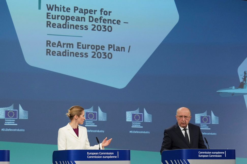 EU:s utrikeschef Kaja Kallas och försvarskommissionären Andrius Kubilius hoppas på miljarder till försvaret i Europa. Virginia Mayo/AP/TT