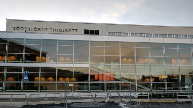 Södertörns tingsrätt. Foto: leWi, CC BY-SA 4.0, via Wikimedia Commons