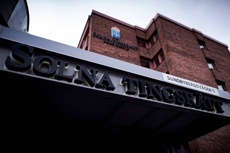 Åtalet lämnas in vid Solna tingsrätt under fredagen. Arkivbild. Tim Aro/TT