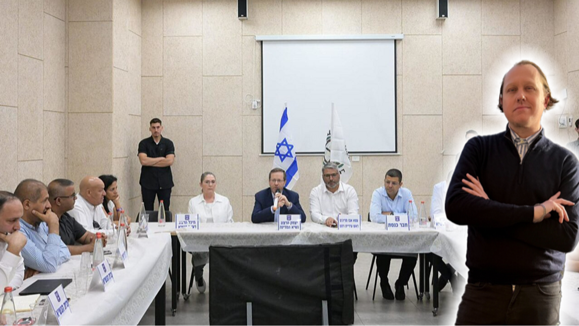 Israels president Isaac Herzog träffar israeliska araber som förlorat sina anhöriga under 7 oktober-attacken. Foto: Amos Ben Gershom / Government Press Office of Israel, CC BY-SA 3.0, via Wikimedia Commons