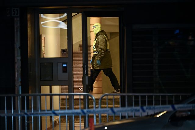 På tisdagen genomförde polisen en husrannsakan på en adress i Örebro som tros ha koppling till den misstänkte gärningsmannen. Pontus Lundahl/TT