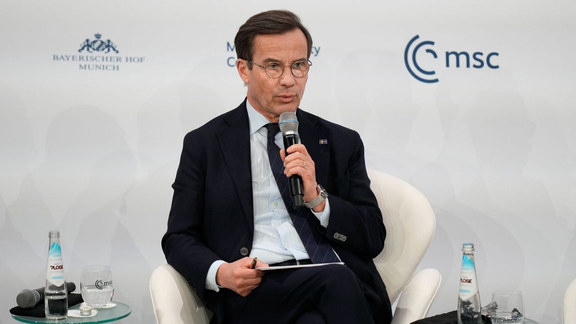 Statsminister Ulf Kristersson (M) under en paneldiskussion vid säkerhetskonferensen i München i helgen. Foto: Matthias Schrader/AP/TT