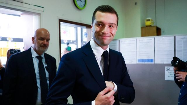 Jordan Bardella röstar. Foto: AP