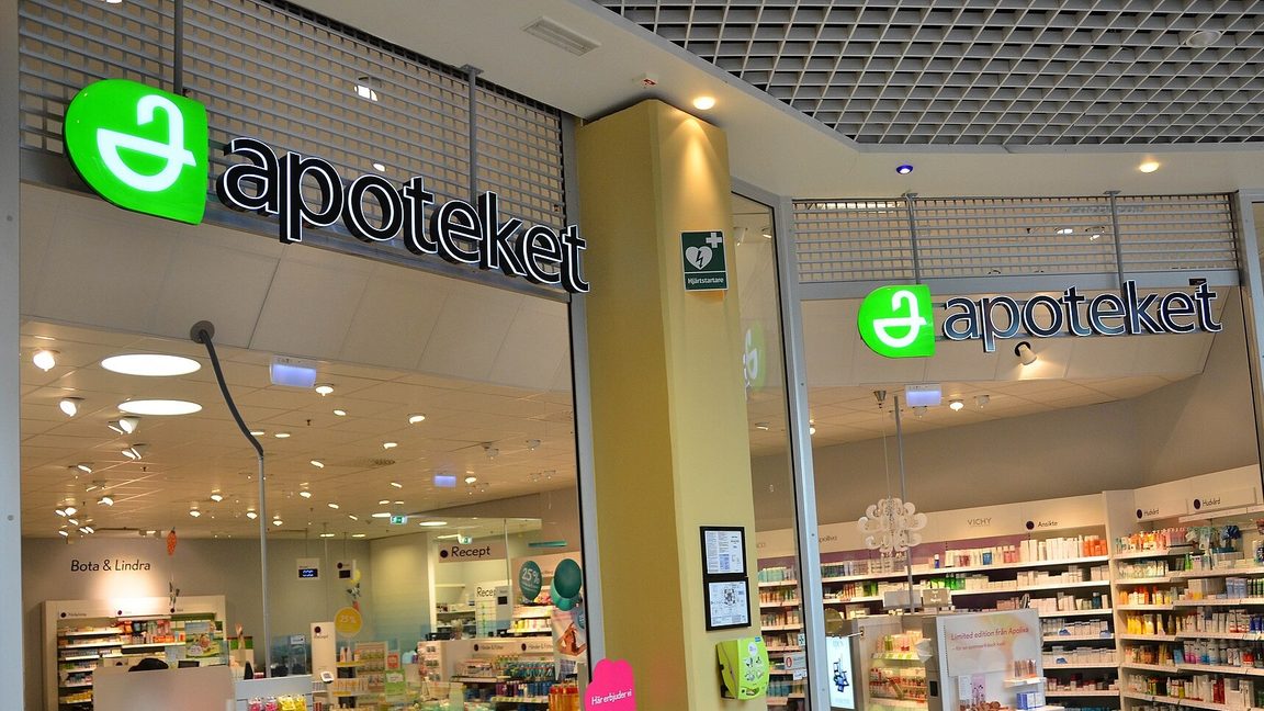 När svenska apotek saknar östrogenpreparat mot klimakteriebesvär ökar trycket på apoteken i finska Torneå. Foto: Sebastian Wikström (CC BY-SA 240)
