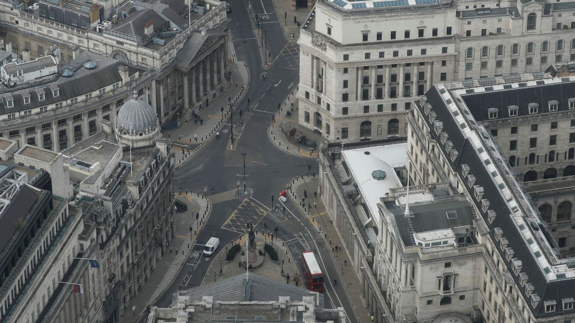 The City, London’s financial district, on a Thursday in april 2021. Like so many other central banks, the Bank of England (building to the right) have responded with more quantitative easing. Photo: Alastair Grant/AP/TT