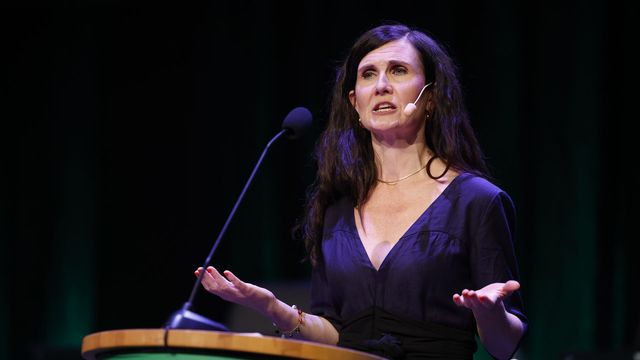 Märta Stenevi Wallin avgick som språkrör för Miljöpartiet 2024 efter kritik mot hennes ledarskap. Hon lämnade politiken helt 2025. Nu startar ex-språkröret ett PR-bolag och kommer även föreläsa om hållbart ledarskap. Foto: Christine Olsson/TT