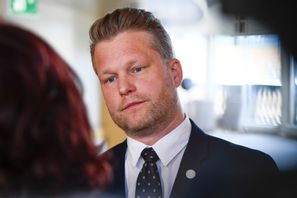 Alexander Christiansson (SD) fick inget stöd för att kalla SVT till kulturutskottet. Arkivbild. Foto: Lars Schröder/TT