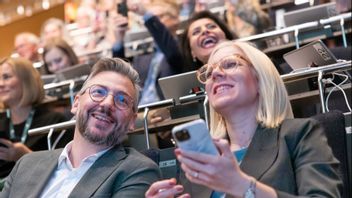 Centerpartiets partiledare Muharrem Demirok och partisekreterare Karin Ernlund. Partistämman hölls i Örebro i helgen. Foto: Kicki Nilsson/TT