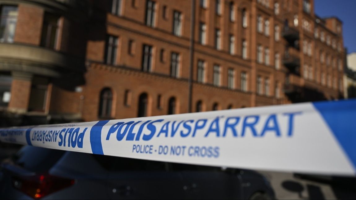 Polisavspärrningar efter att skott avlossats i närheten av Israels ambassad på Östermalm i Stockholm den 17 maj. Foto: Henrik Montgomery/TT