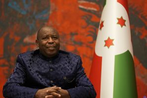 Burundis president Évariste Ndayishimiye säger sig ha "trovärdig underrättelse" om att grannlandet Rwanda planerar att attackera landet. Arkivbild. Darko Vojinovic/AP/TT