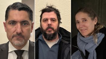 Advokat för Nick Alinia, Nima Rostami tillsammans med vitnet Chang Frick och advokaten för Bianca Meyer, Monique Wadsted. Foto: Ludwig Nordqvist