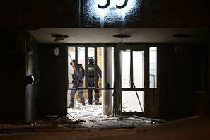 Polis på plats vid en av explosionsplatserna i mars i år. Björn Larsson Rosvall/TT
