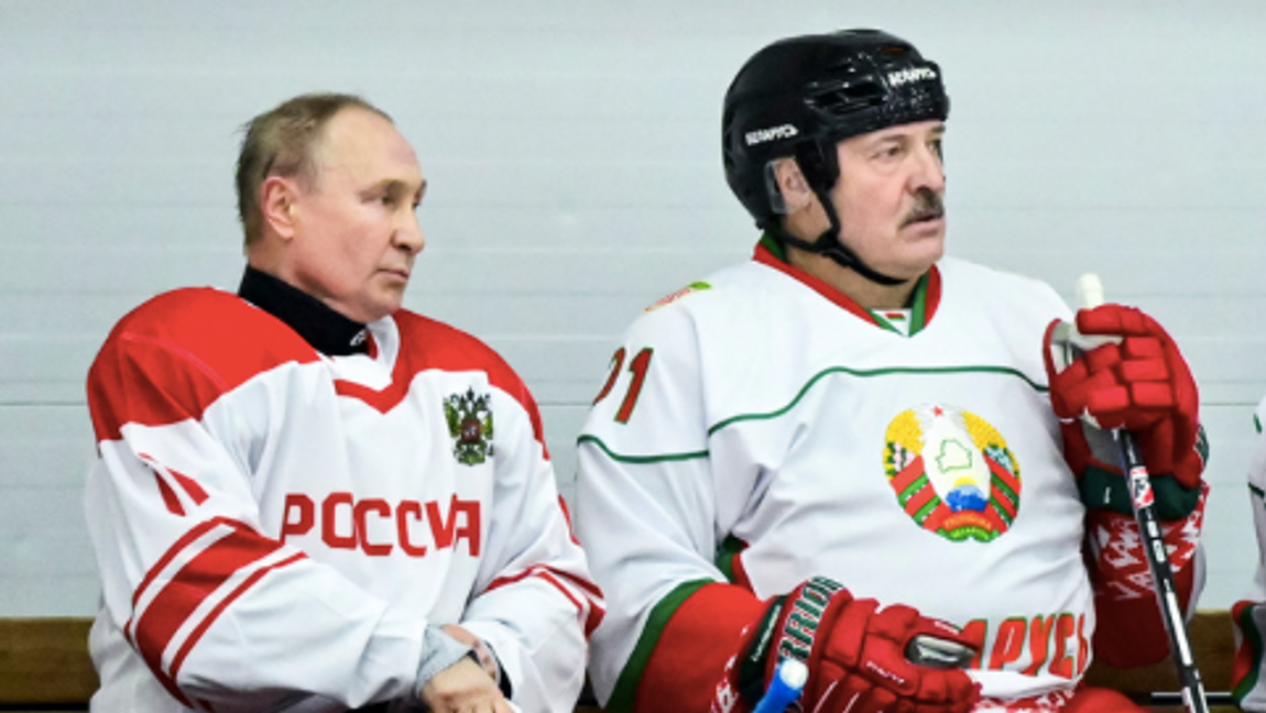 Ryssland och Belarus är fortsatt nekade att delta i IIHF:s turneringar. Foto: Andrei Stasevich/AP/TT