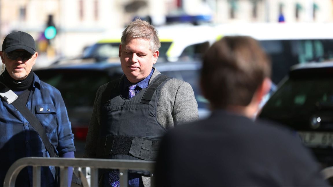 Rasmus Paludan vid ett torgmöte på Raoul Wallenbergs torg. Foto: Petter Nilsson/TT.