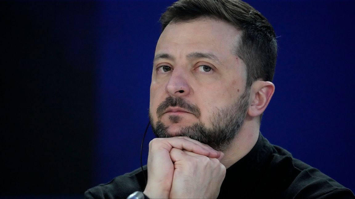 Ukrainas president Volodymyr Zelenskyj väntas resa till Washington på fredag för att möta USA:s president Donald Trump och underteckna det nya mineralavtalet. Foto: Frank Gunn/AP/TT