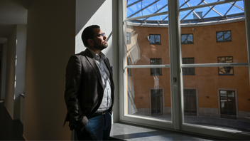 Jimmie får fortfarande inte vara med och leka. Foto: Anders Wiklund/TT