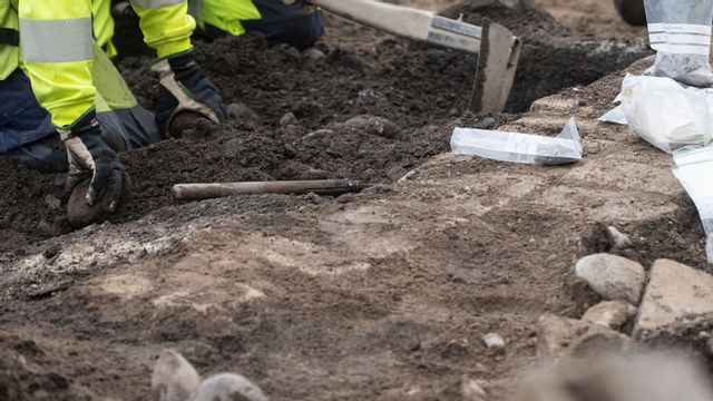 Arkeologer har hittat grunden till en vägg från 1100-talskyrkan S:t Nicolai i Jönköping. Arkivbild. Foto: Fredrik Sandberg/TT