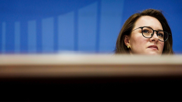 Ukrainas biträdande premiärminister Julia Svyrydenko på en presskonferens inför torsdagens omröstning. Foto: Evgeniy Maloletka/AP/TT 