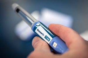 Injektionsspruta med bantningsmedel. Arkivbild. Foto: Johan Nilsson / TT