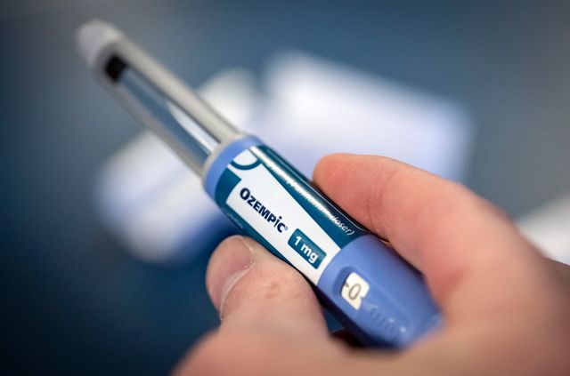 Injektionsspruta med bantningsmedel. Arkivbild. Foto: Johan Nilsson / TT