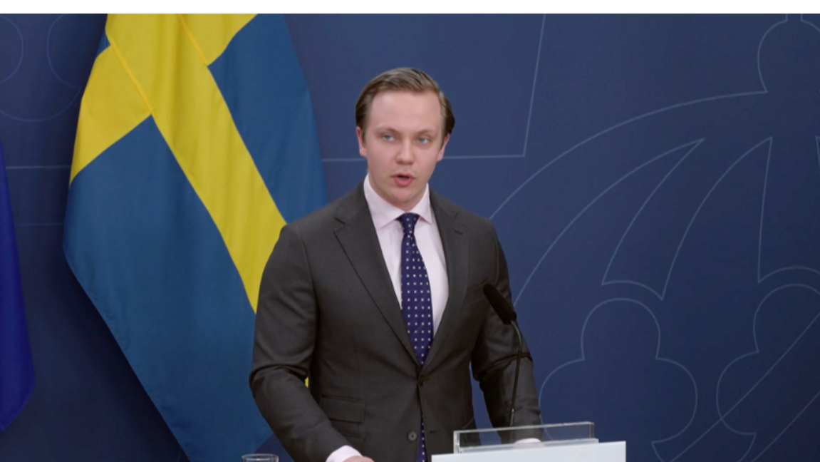 Näringsutskottets ordförande Tobias Andersson (SD) under onsdagens pressträff om kärnkraft. Foto: Skärmavbild/Regeringskansliet