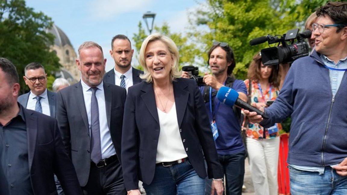 Marine Le Pen och hennes parti Nationell samling förväntas bli störst. Foto: Thibault Camus/AP