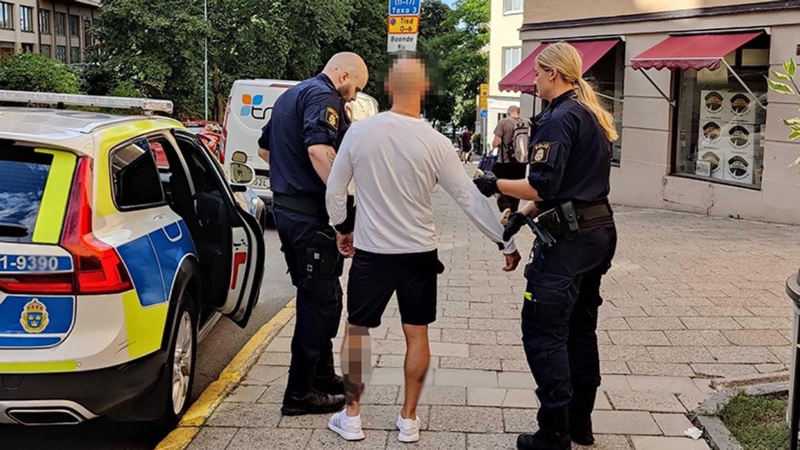 En man gick nyligen bärsärkargång i Stockholms innerstad. Foto: Tomas Hedlund.