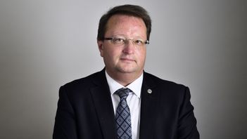 Enligt Nilsson vill Beckman inte få Public Service att bli politiskt neutralt utan han vill skada civilförsvaret. Foto: Henrik Montgomery/TT