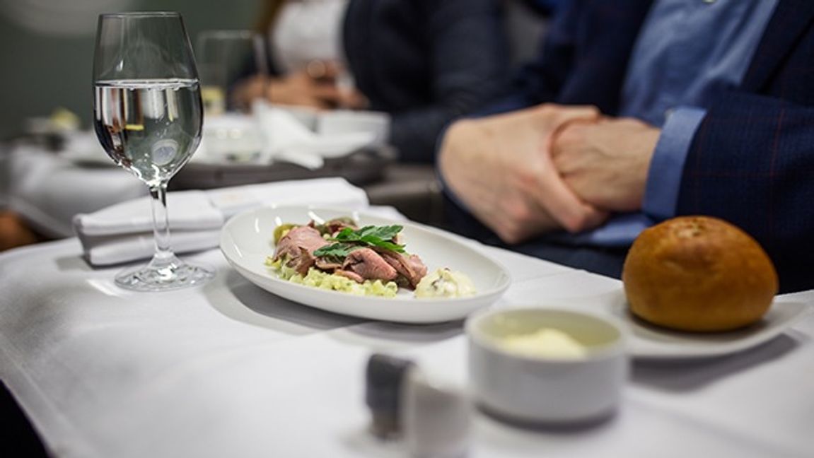 Flygplansmat i business class. Genrebild. Foto: Adam Wrafter/SvD/TT