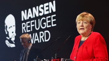 Tysklands tidigare förbundskansler Angela Merkel tog i måndags emot ett pris för sina insatser under flyktingkrisen 2015. Foto: Stefan Wermuth/AP/TT