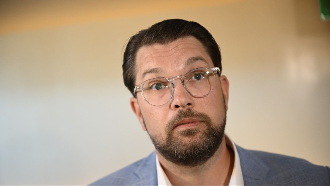 Sverigedemokraternas partiledare Jimmie Åkesson (SD) blev avbruten av demonstranter när han talade vid ett valmöte i Helsingborg. Arkivbild. Foto: Pontus Lundahl/TT