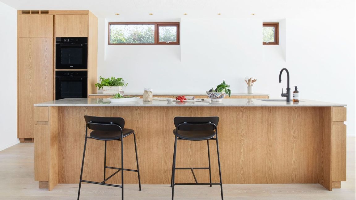 Skötsel av ditt snickerikök: En guide till beständiga material, levande karaktär och tidlös skönhet