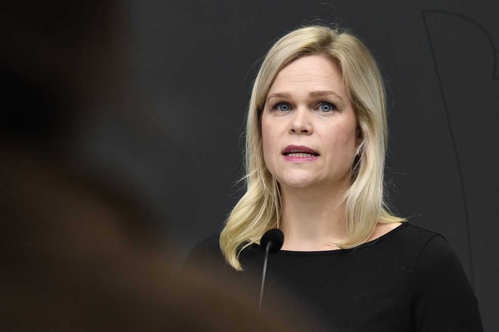 Jämställdhetsminister Paulina Brandberg (L) tar i dag emot en rapport om barn- och tvångsäktenskap. Arkivbild. Lars Schröder/TT