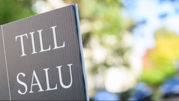 Regeringen och SD vill höja taket för hur stora lån en bostadsköpare får ha samt slopa det extra amorteringskravet. Riksgälden, Riksbanken och Konjunkturinstitutet ser risker med förslagen. Arkivbild. Foto: Henrik Montgomery/TT