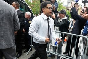 Justin Dior Combs anländer vid rättegången för hans far Sean ”Diddy” Combs 13 maj, 2025. En ny stämningsansökan som inkluderar Justin Combs anklagar honom och fadern för gruppvåldtäkt. Arkivbild. Foto: Richard Drew/AP/TT
