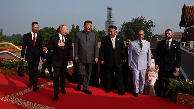 Vladimir Putin, Xi Jinping och Kim Jong-un deltog i en militärparad i Peking i september. Foto: CC BY 4.0/Wikimedia Commons